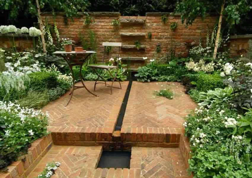 london townhouse courtyard garden with pond