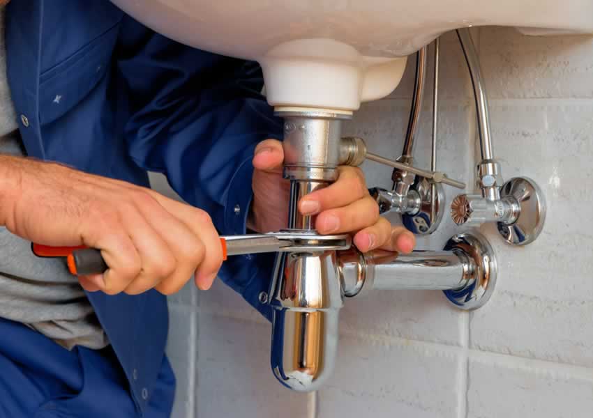 plumber fittting sink waste pipe