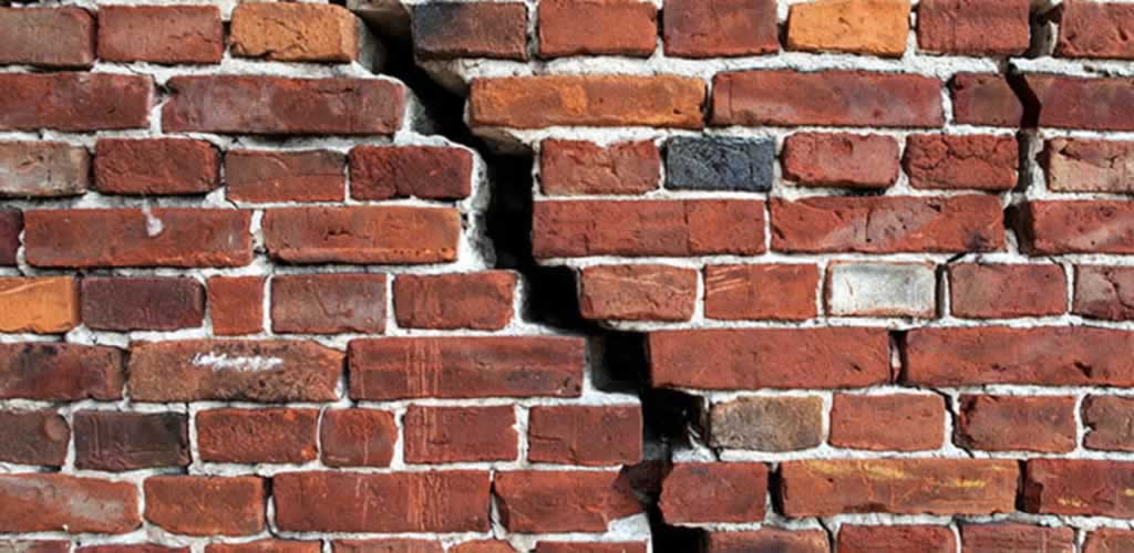 cracked brickwork