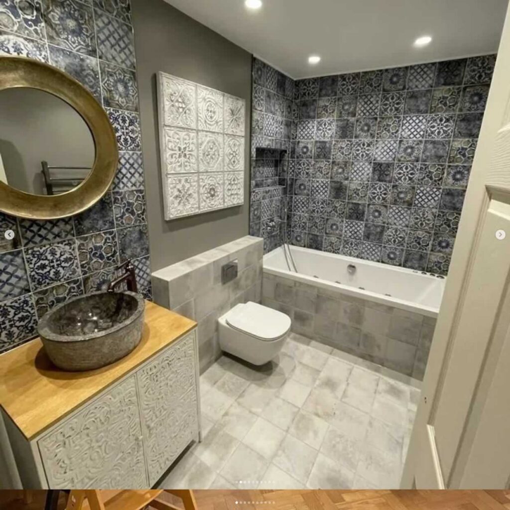 new fully tiled bathroom