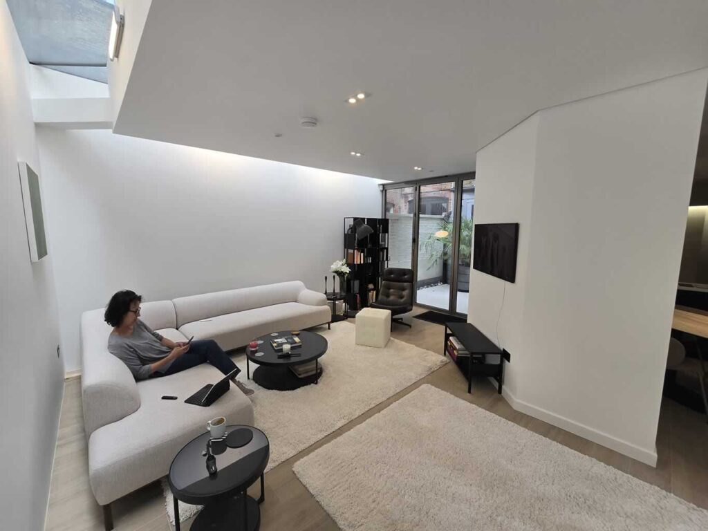 audley lounge 2